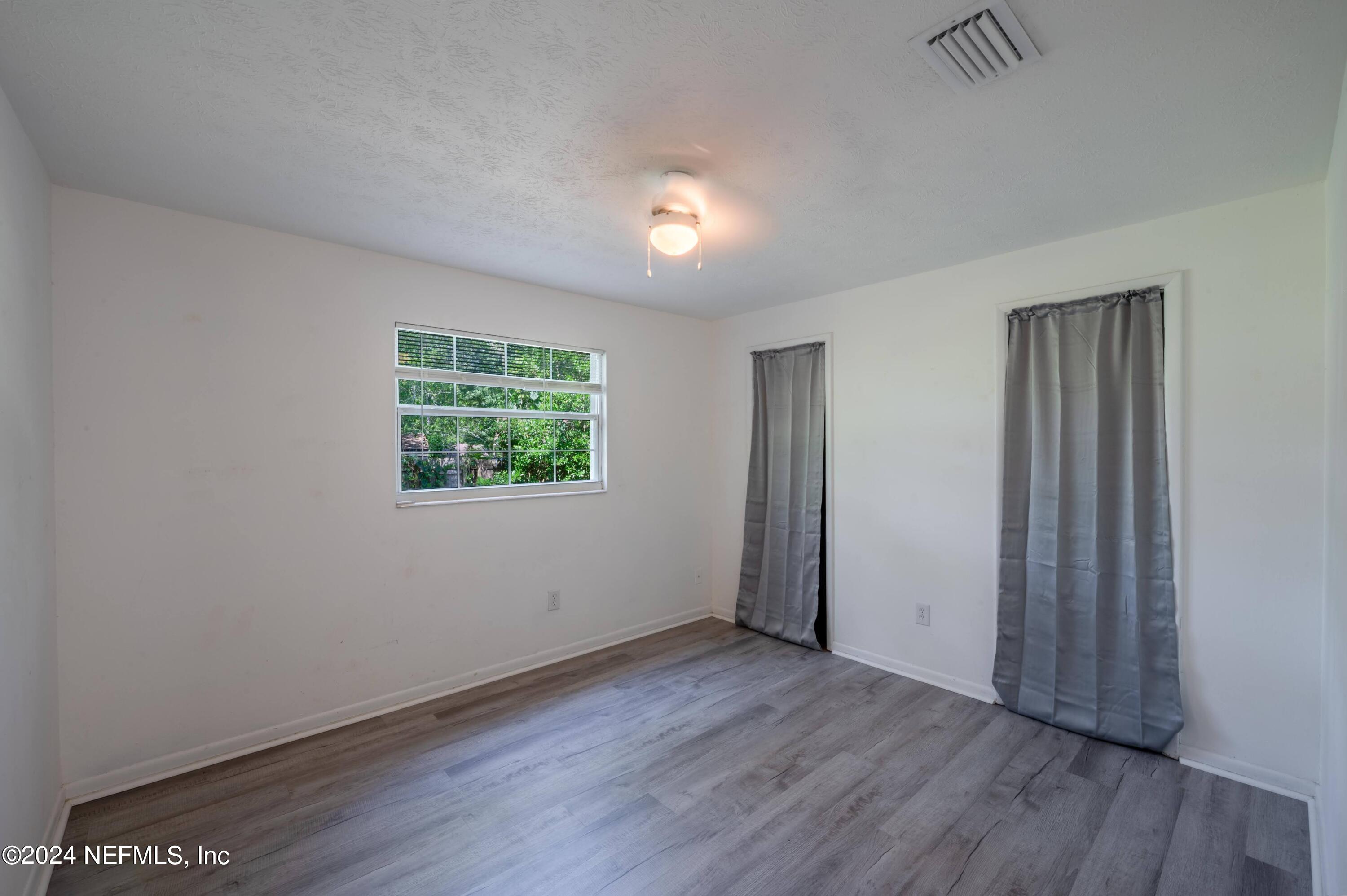 351 Capella Road Orange Park, FL 32073 - Photo 23 of 26 2024_07_08 351 Capella Rd-091-bedroom 3_