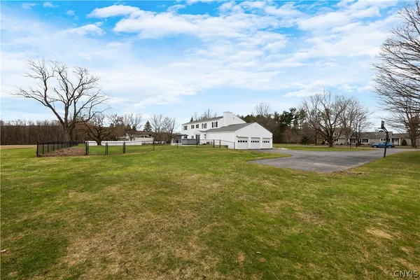 $489,900 | 621 Deerfield Drive, Oneida, NY 13421