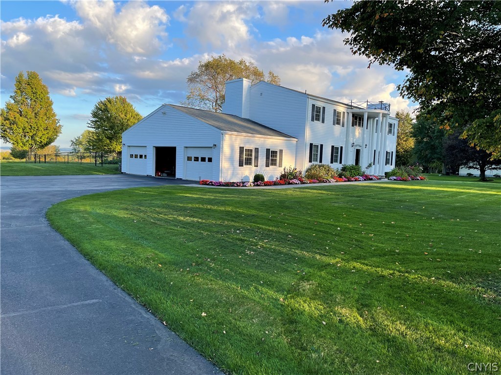 621 Deerfield Drive Oneida, NY 13421 - Photo 4 of 46