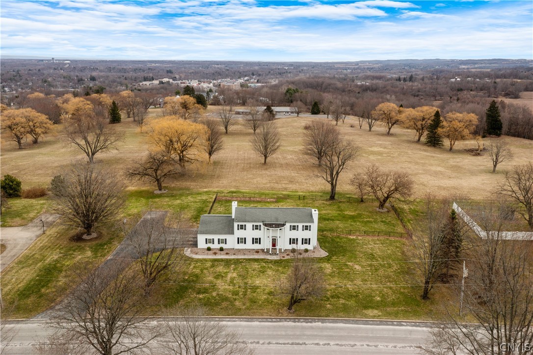 621 Deerfield Drive Oneida, NY 13421 - Photo 4 of 48