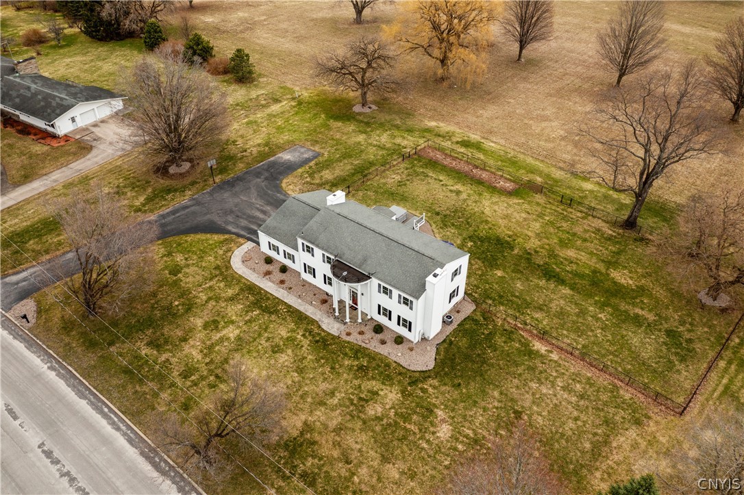 621 Deerfield Drive Oneida, NY 13421 - Photo 5 of 48