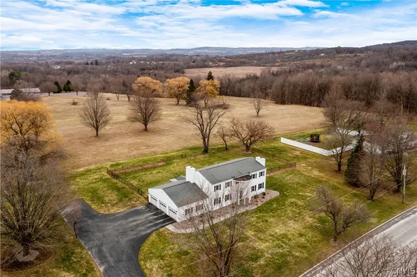 $489,900 | 621 Deerfield Drive, Oneida, NY 13421