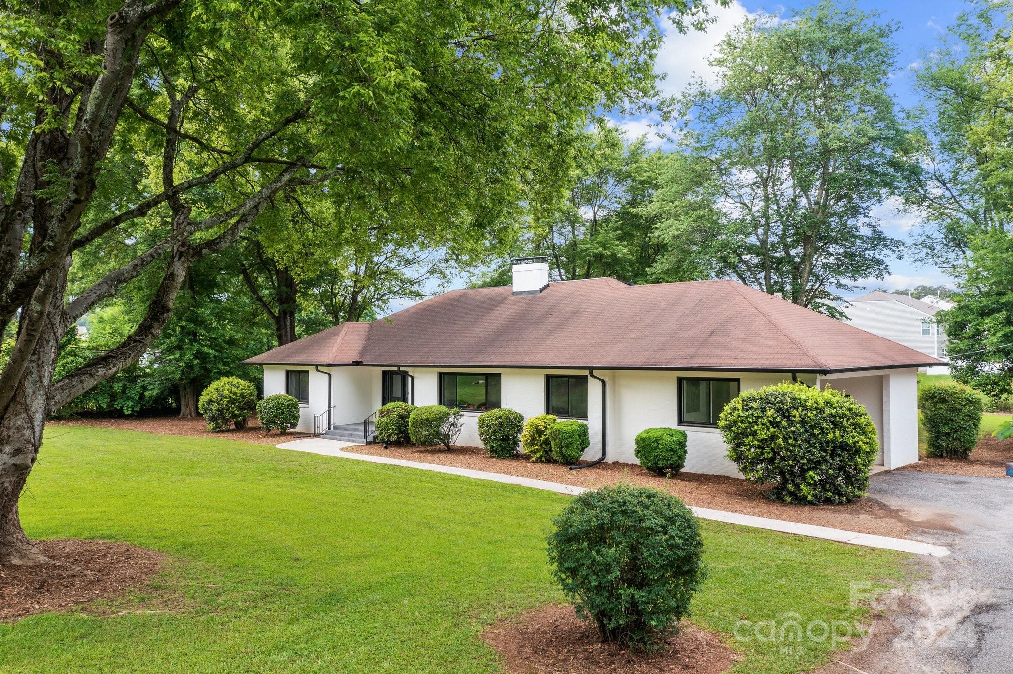 7101 Pleasant Grove Road Charlotte, NC 28216 - Photo 15 of 48 Gallery Image 15