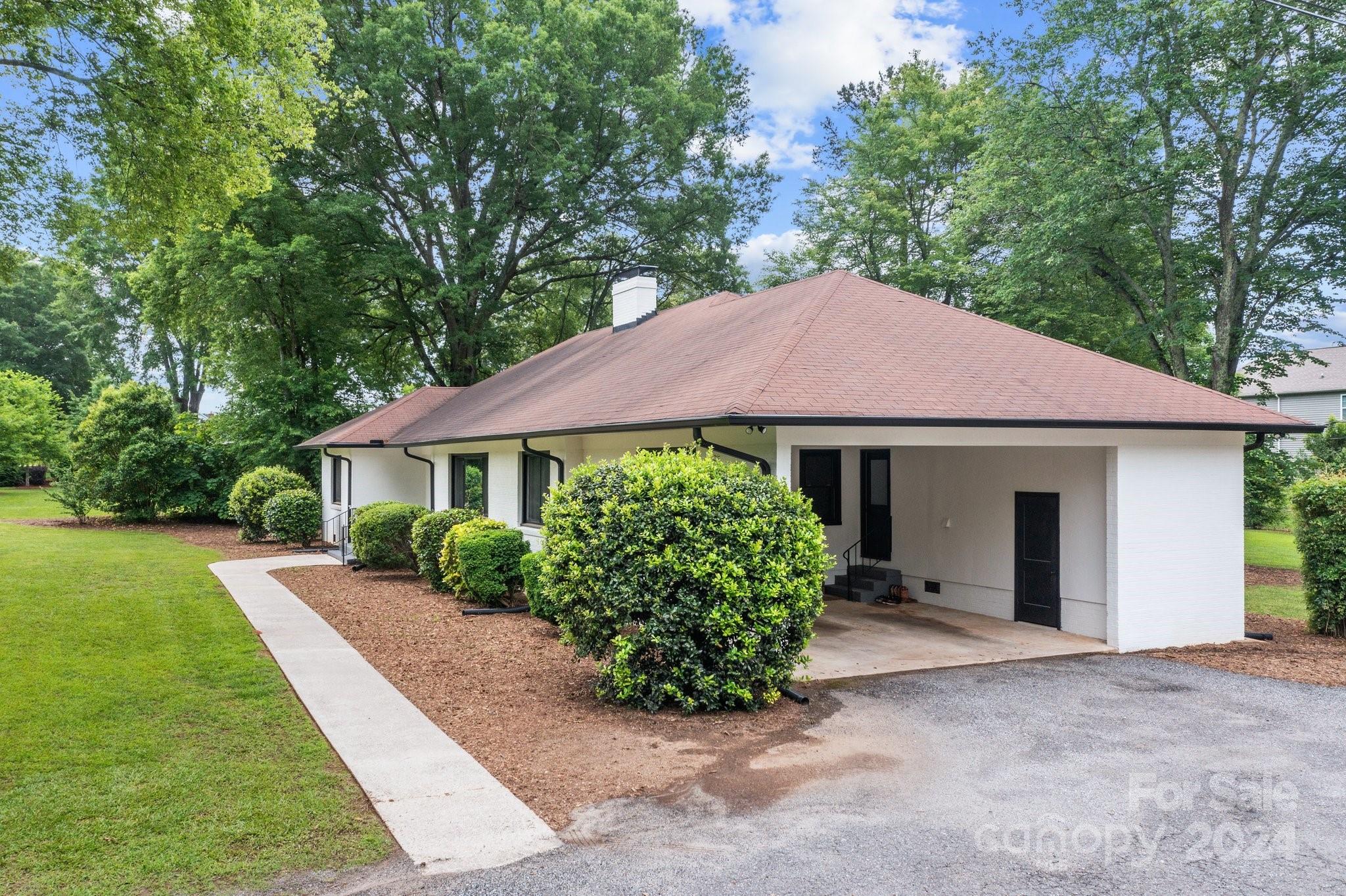 7101 Pleasant Grove Road Charlotte, NC 28216 - Photo 17 of 48 Gallery Image 17