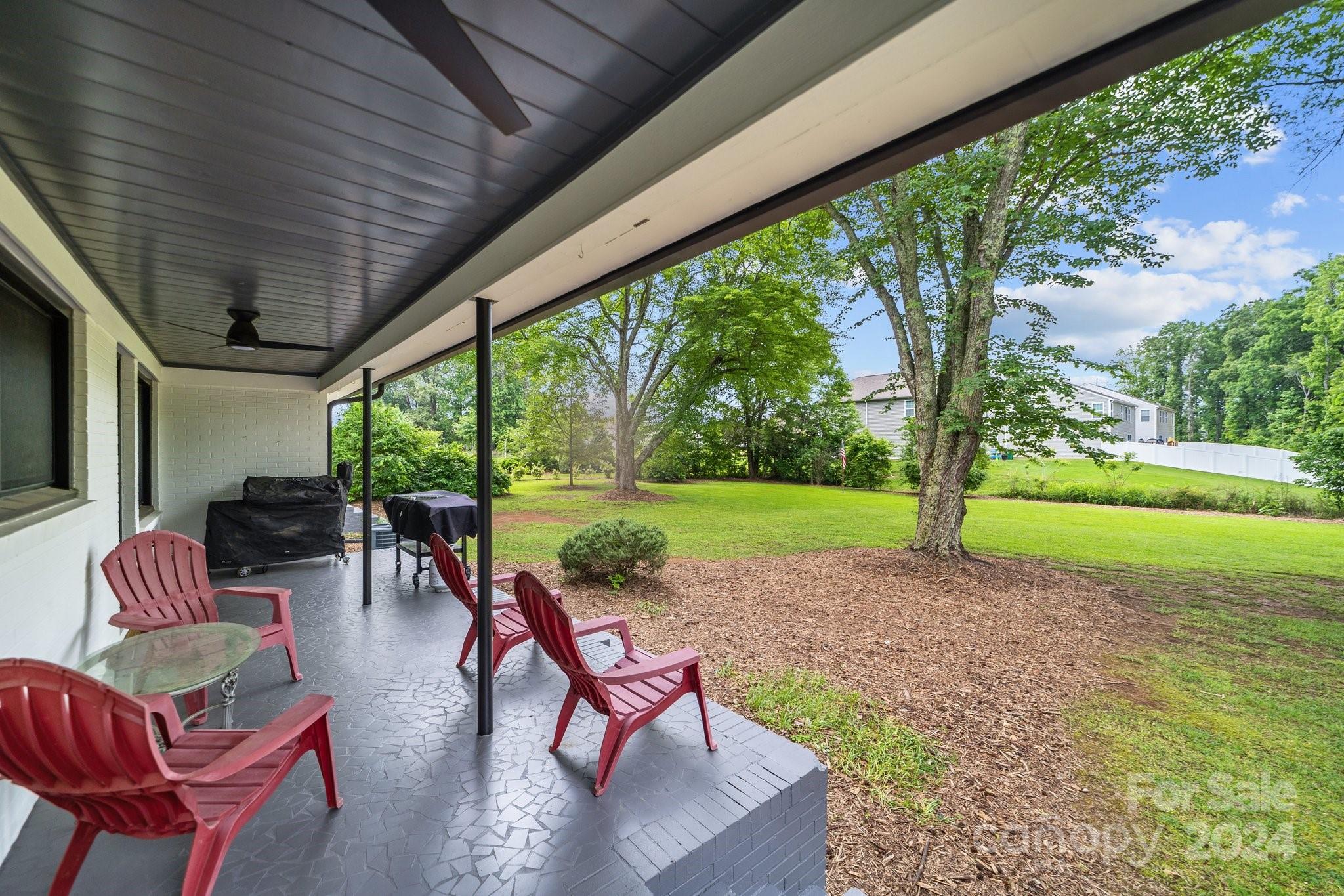 7101 Pleasant Grove Road Charlotte, NC 28216 - Photo 3 of 48 Gallery Image 3