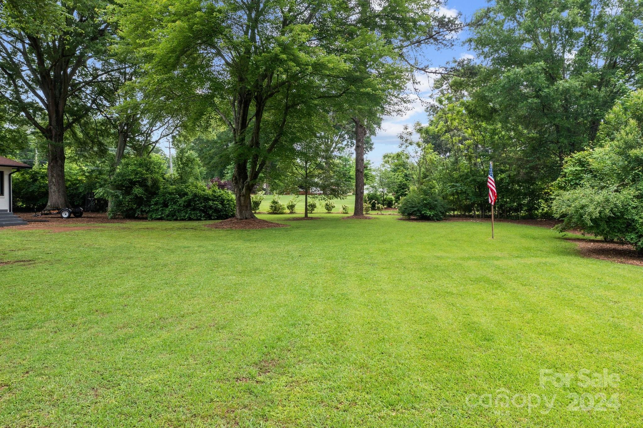 7101 Pleasant Grove Road Charlotte, NC 28216 - Photo 4 of 48 Gallery Image 4