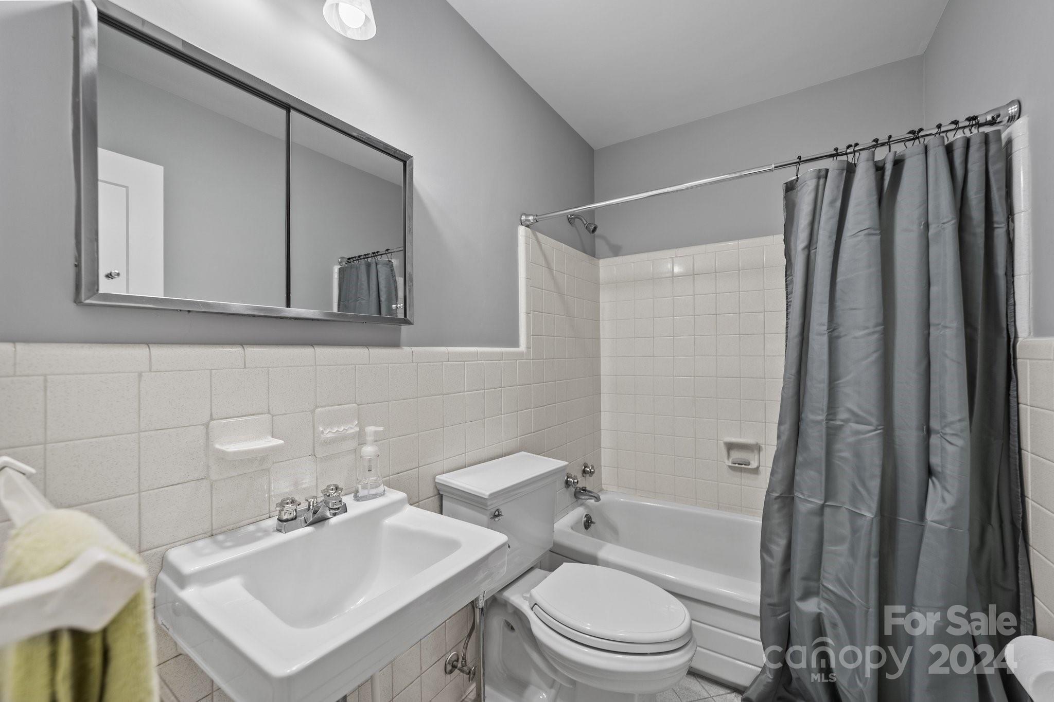7101 Pleasant Grove Road Charlotte, NC 28216 - Photo 44 of 48 Gallery Image 44
