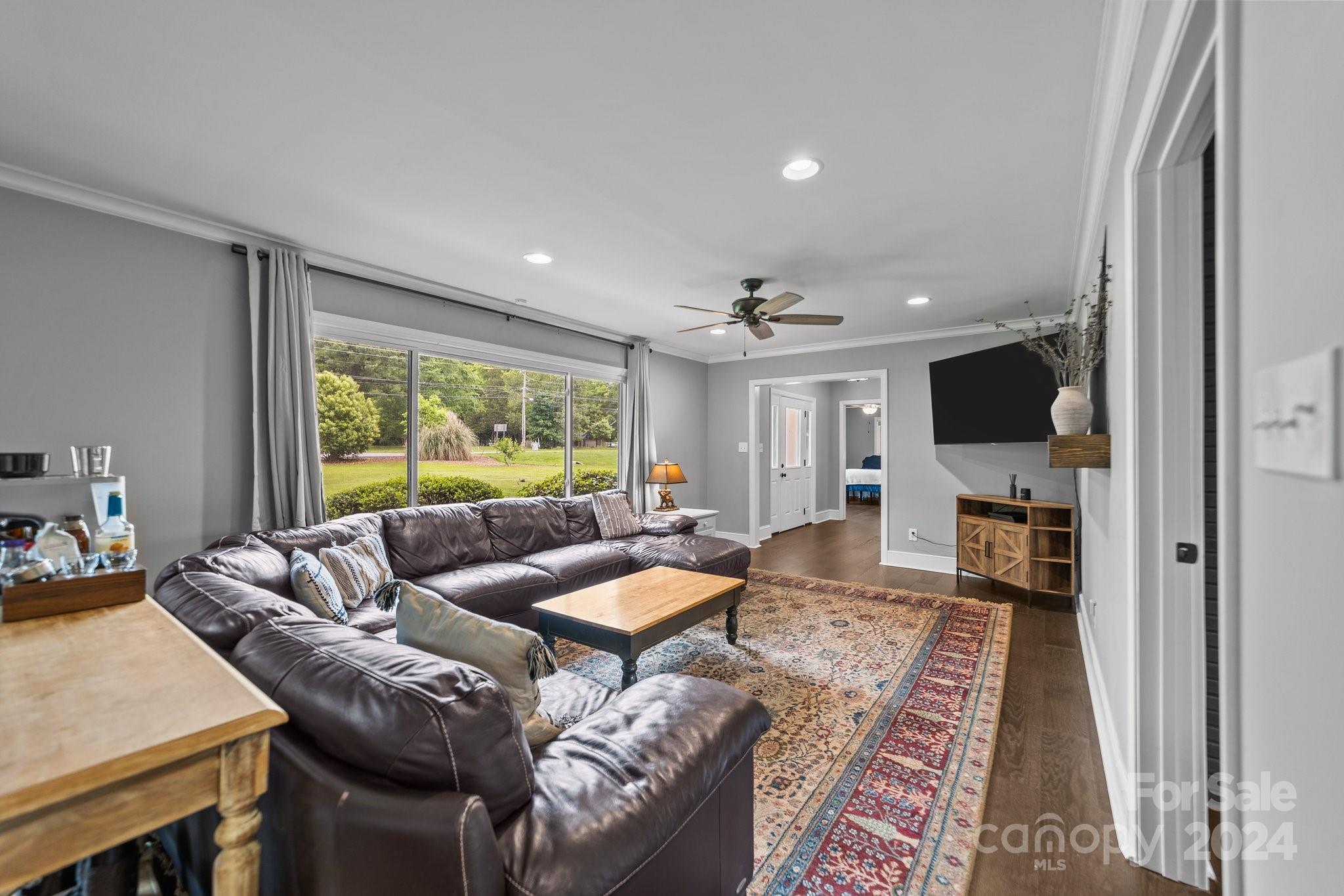 7101 Pleasant Grove Road Charlotte, NC 28216 - Photo 6 of 48 Gallery Image 6
