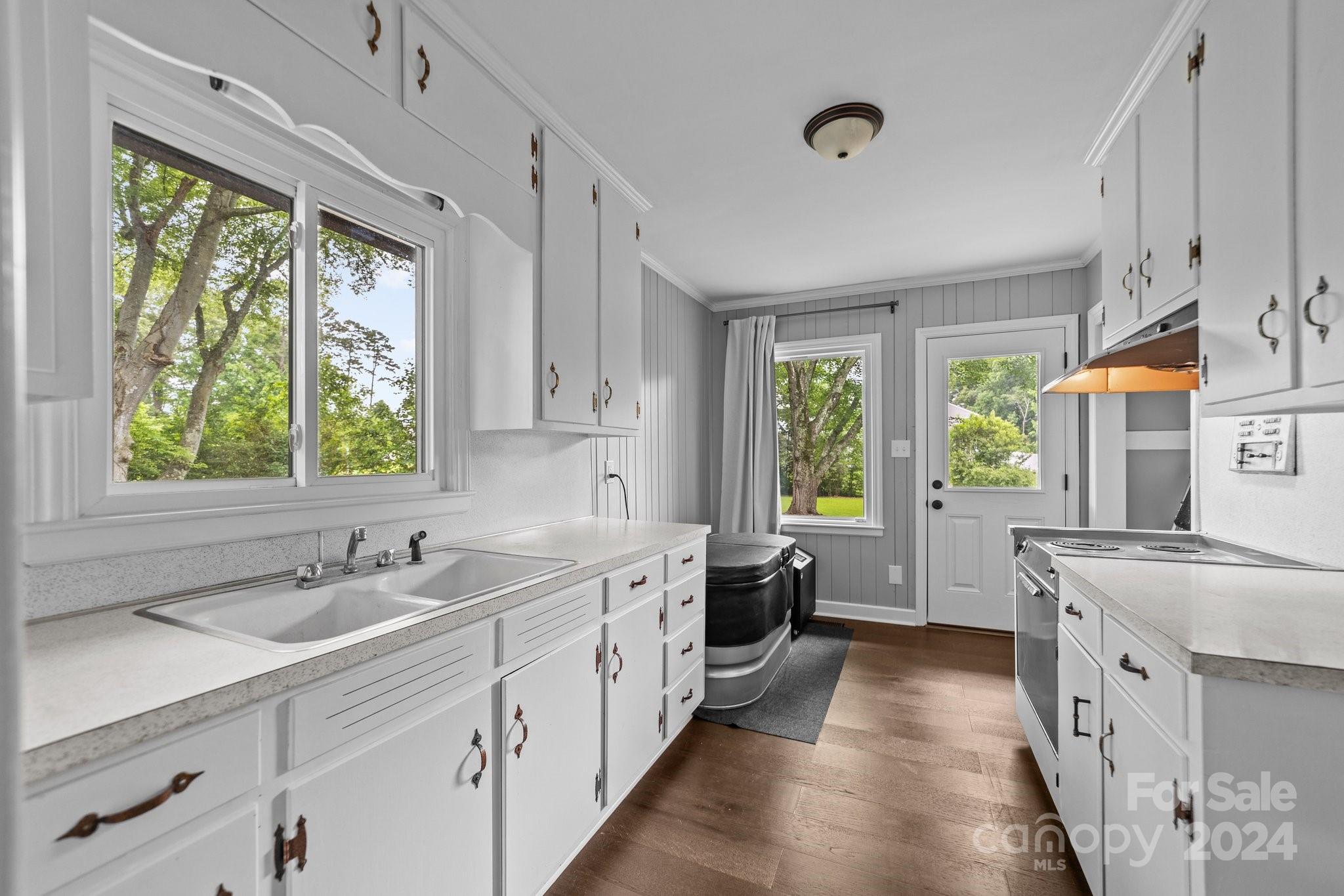 7101 Pleasant Grove Road Charlotte, NC 28216 - Photo 9 of 48 Gallery Image 9