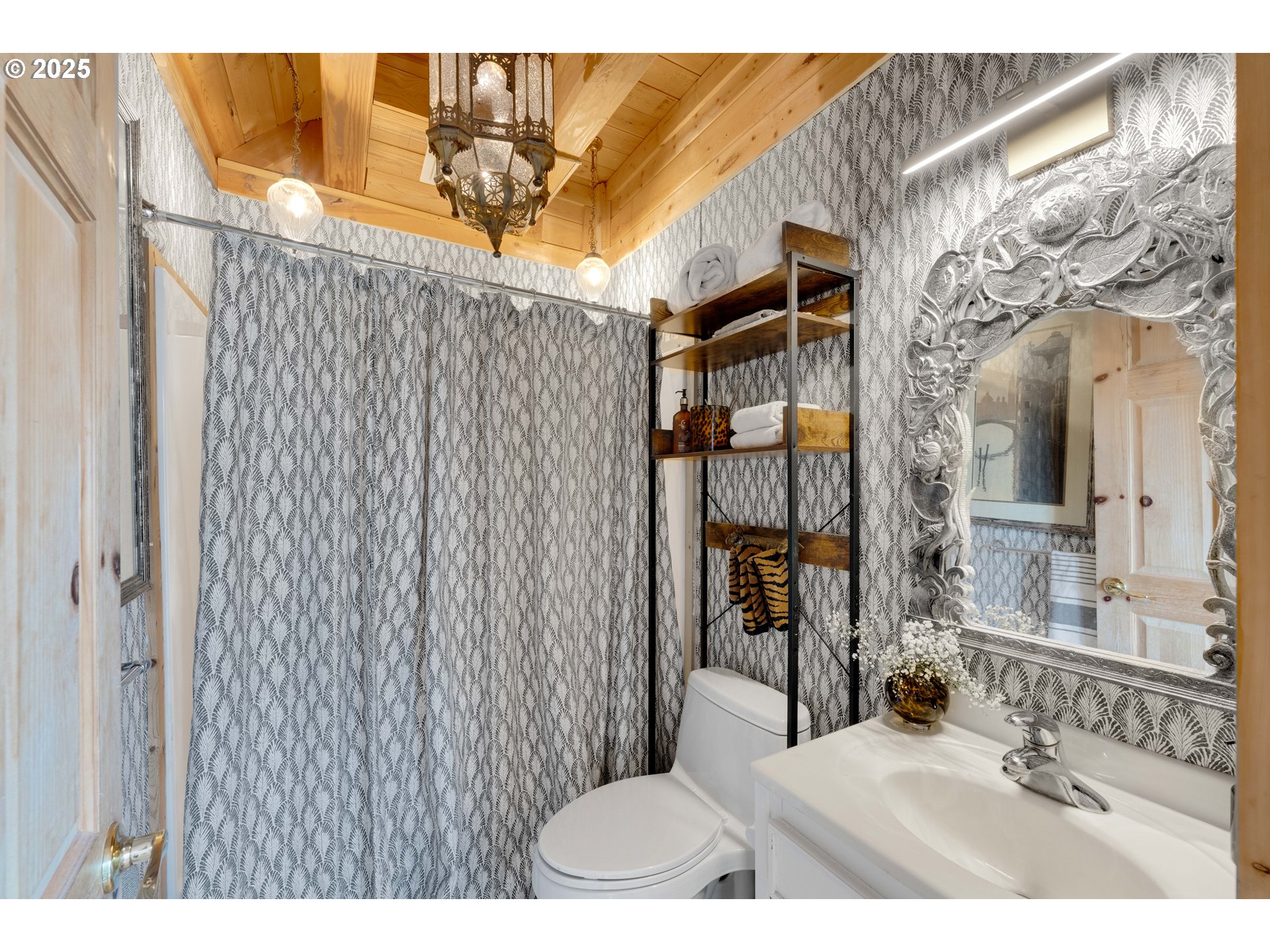 53461 Safe Road Bandon, OR 97411 - Photo 18 of 41 Bathroom