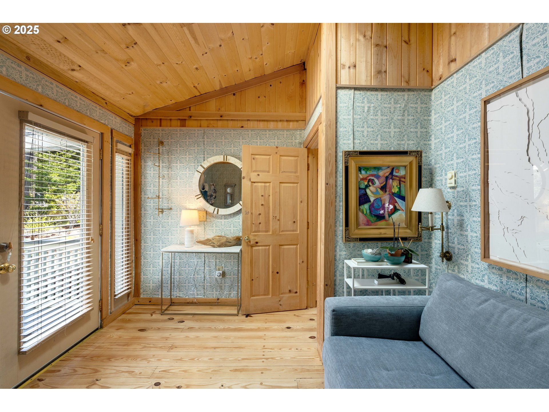 53461 Safe Road Bandon, OR 97411 - Photo 4 of 41 Entrance/Foyer