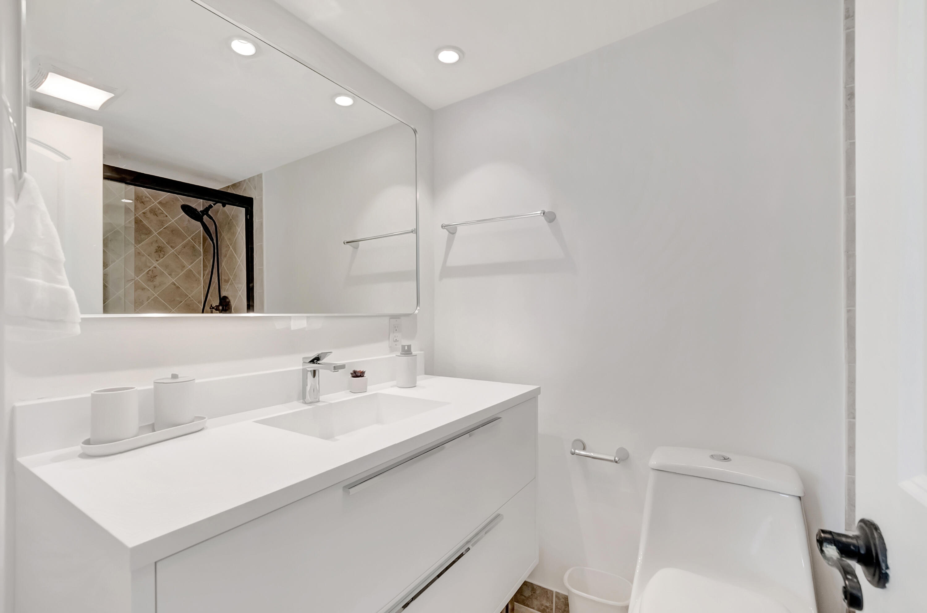 1072 Yarmouth C Boca Raton, FL 33434 - Photo 18 of 40 18-print-DSC_1176