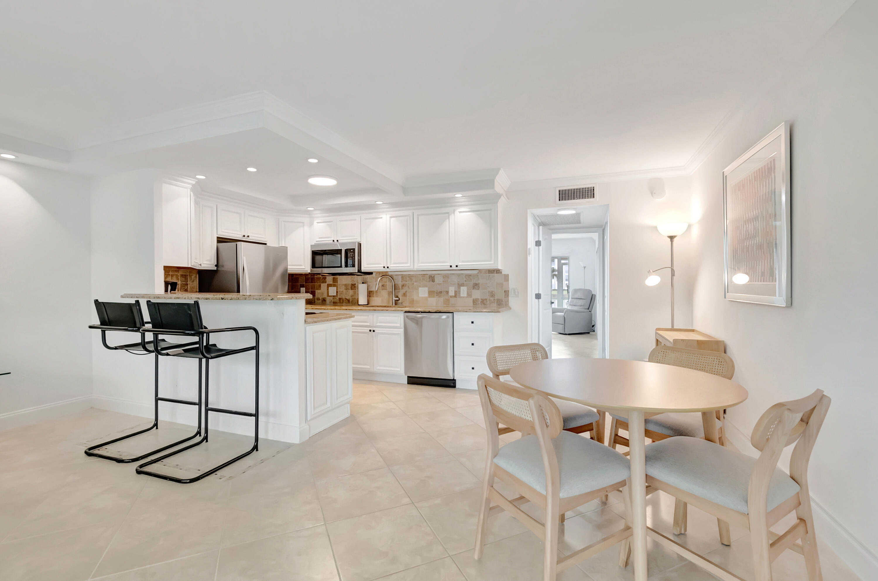 1072 Yarmouth C Boca Raton, FL 33434 - Photo 10 of 40 10-print-DSC_1136