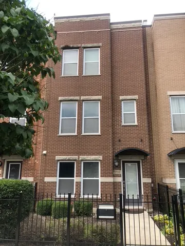 $3,500 | 3710 South Sangamon Street, Chicago, IL 60609