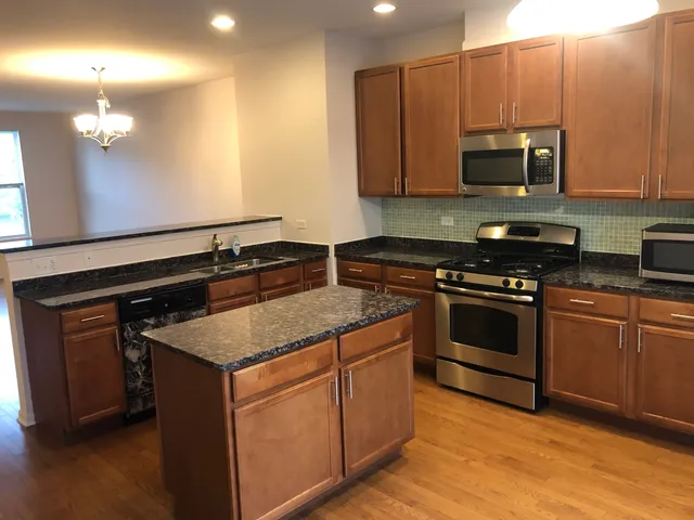 $3,500 | 3710 South Sangamon Street, Chicago, IL 60609