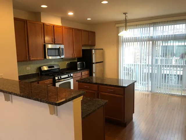 $3,500 | 3710 South Sangamon Street, Chicago, IL 60609