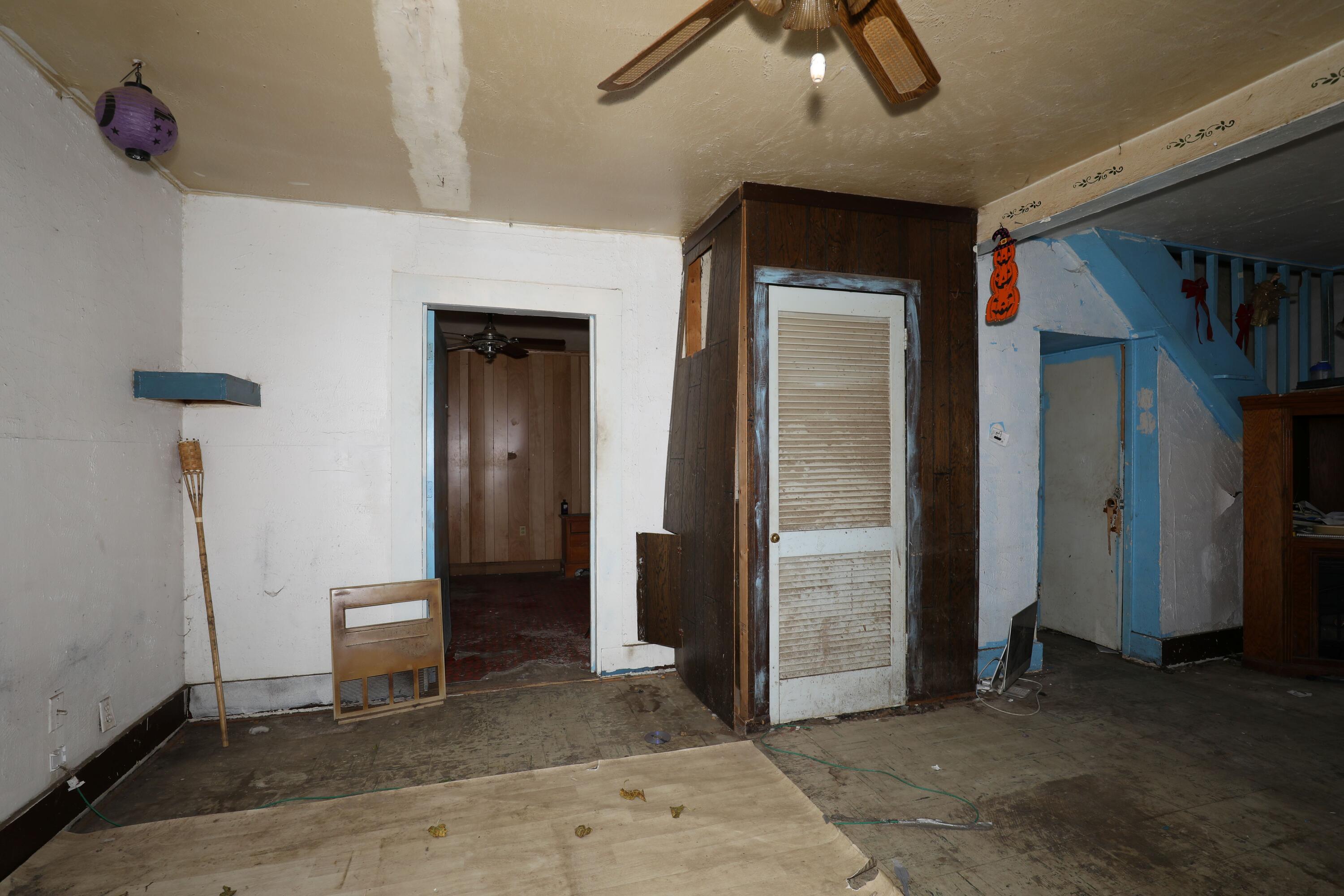 1615 West 1st Street Marion, IN 46952 - Photo 3 of 42