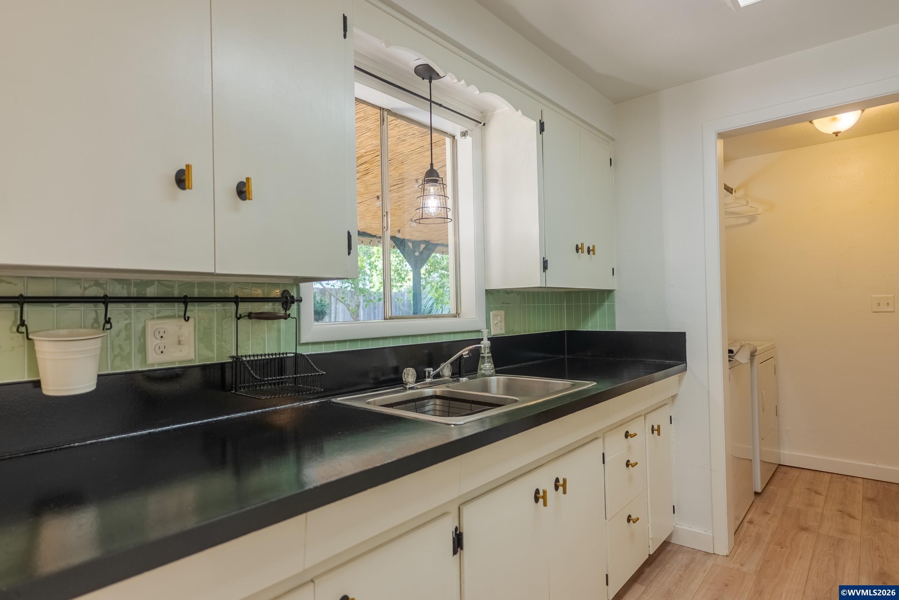 995 Baxter Road Salem, OR 97306 - Photo 11 of 36 Gallery Image 11