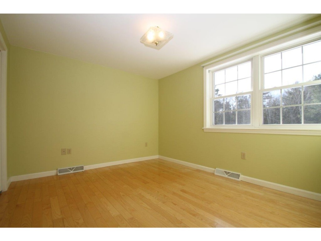 11 Abbott Road, Unit 1 Fremont, NH 03044 - Photo 16 of 30