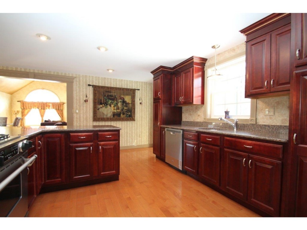 11 Abbott Road, Unit 1 Fremont, NH 03044 - Photo 4 of 30