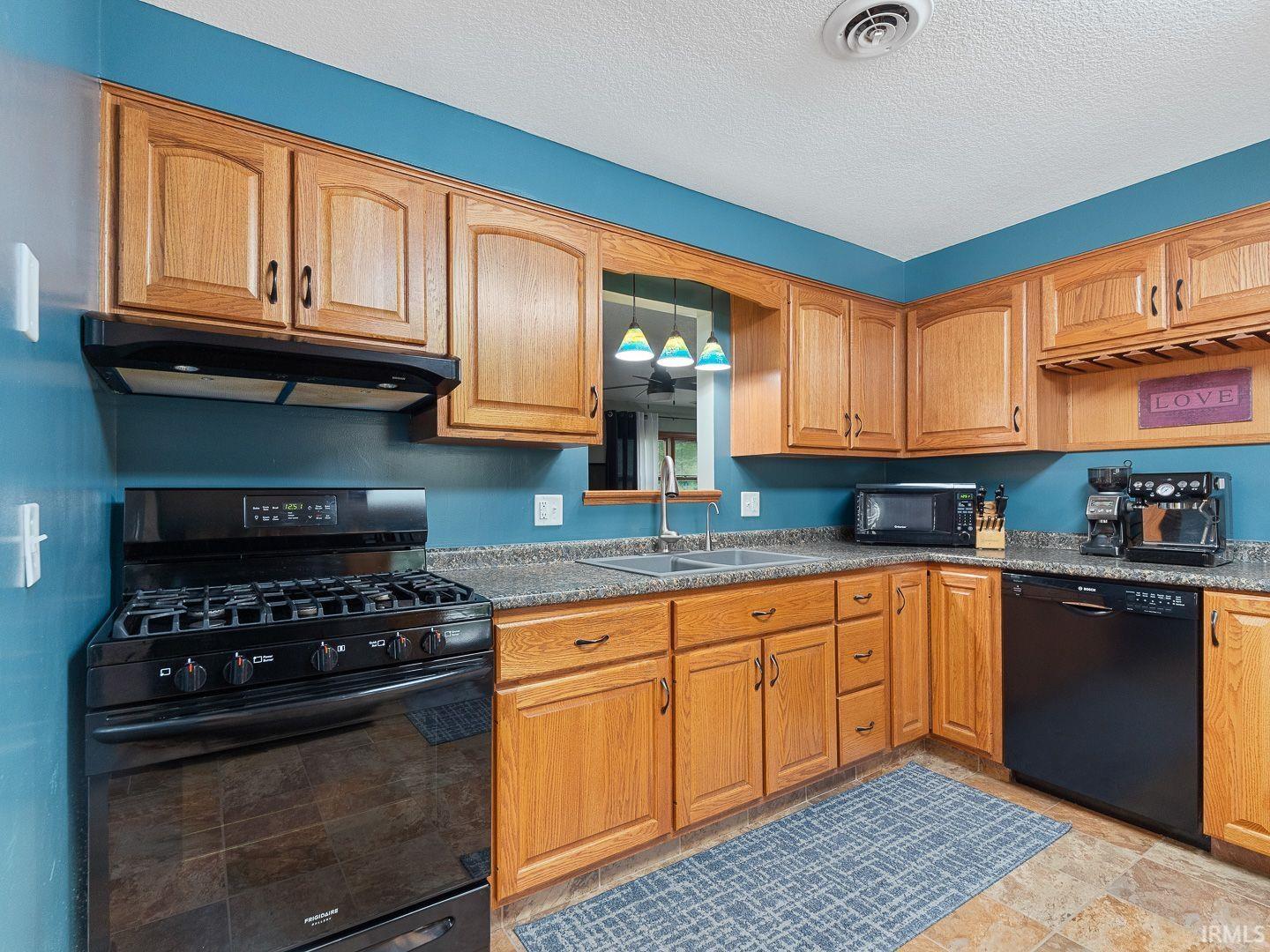 6234 Goshen Road Fort Wayne, IN 46818 - Photo 10 of 36