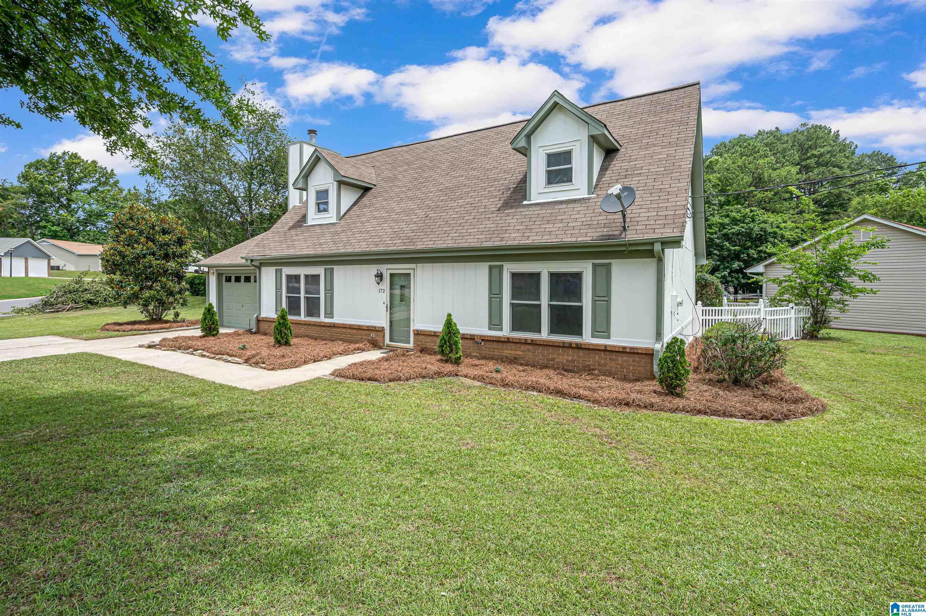 172 Winterhaven Drive Alabaster, AL 35007 - Photo 2 of 35