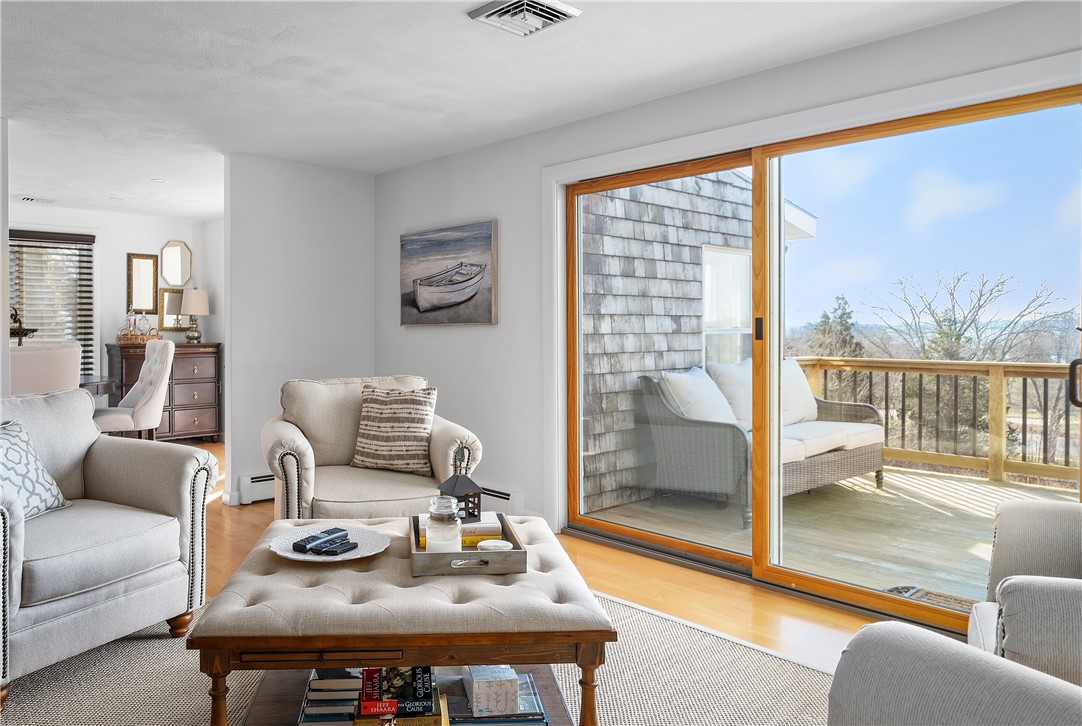 171 Carlton Avenue Warwick, RI 02889 - Photo 19 of 45