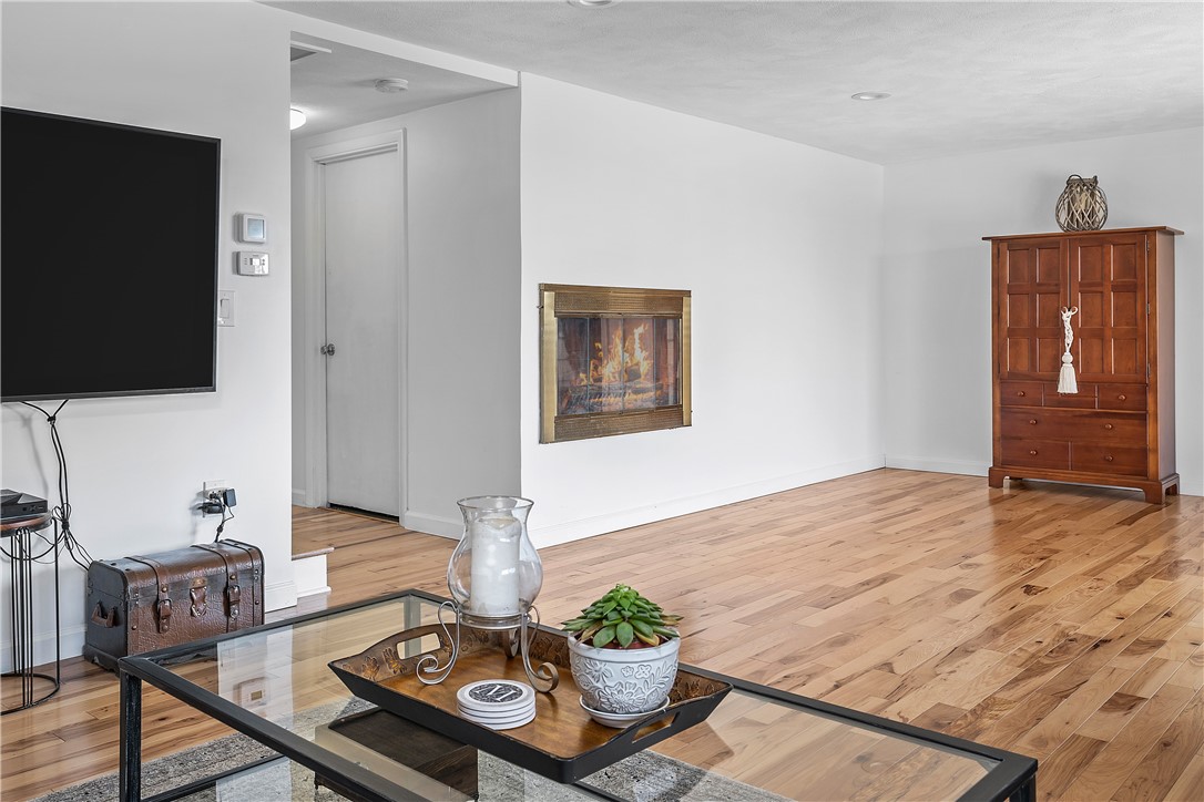 171 Carlton Avenue Warwick, RI 02889 - Photo 30 of 45