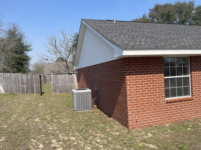 326 Riverchase Boulevard Crestview, FL 32536 - Photo 19 of 24 a backyard of a house