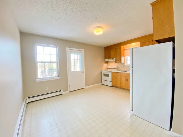 $1,250 | 3 Park Avenue, Unit B, Enfield, CT 06082