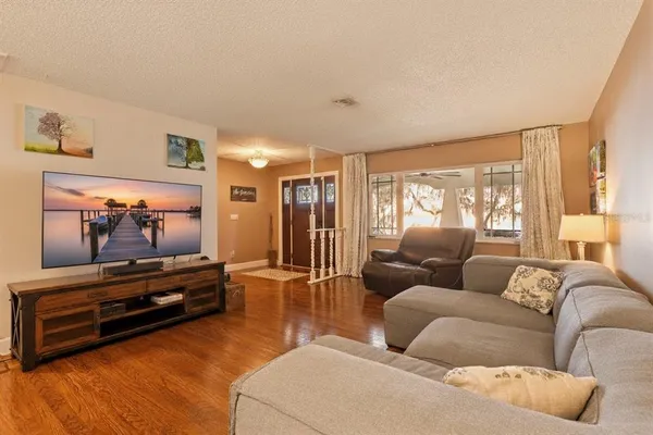 $995,000 | 103 South Lakeshore Drive, Minneola, FL 34715