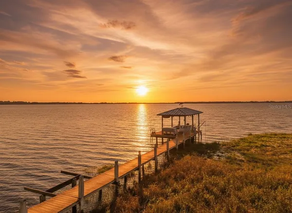 $995,000 | 103 South Lakeshore Drive, Minneola, FL 34715