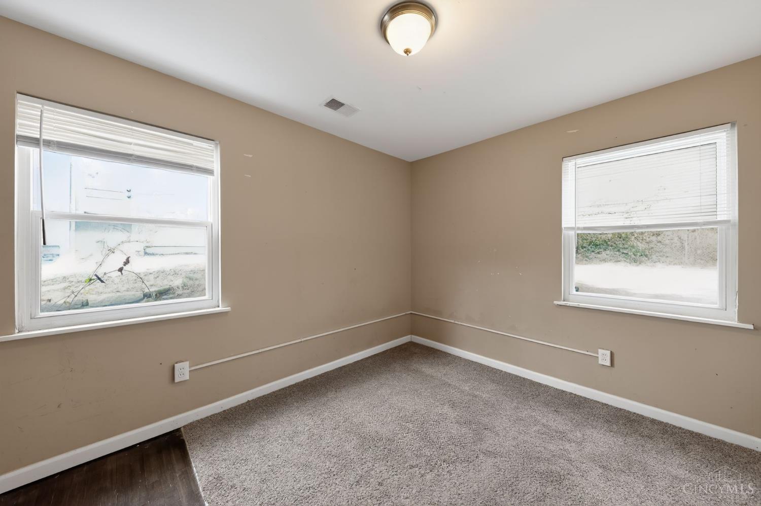 408 Roebling Road Cincinnati, OH 45204 - Photo 8 of 30