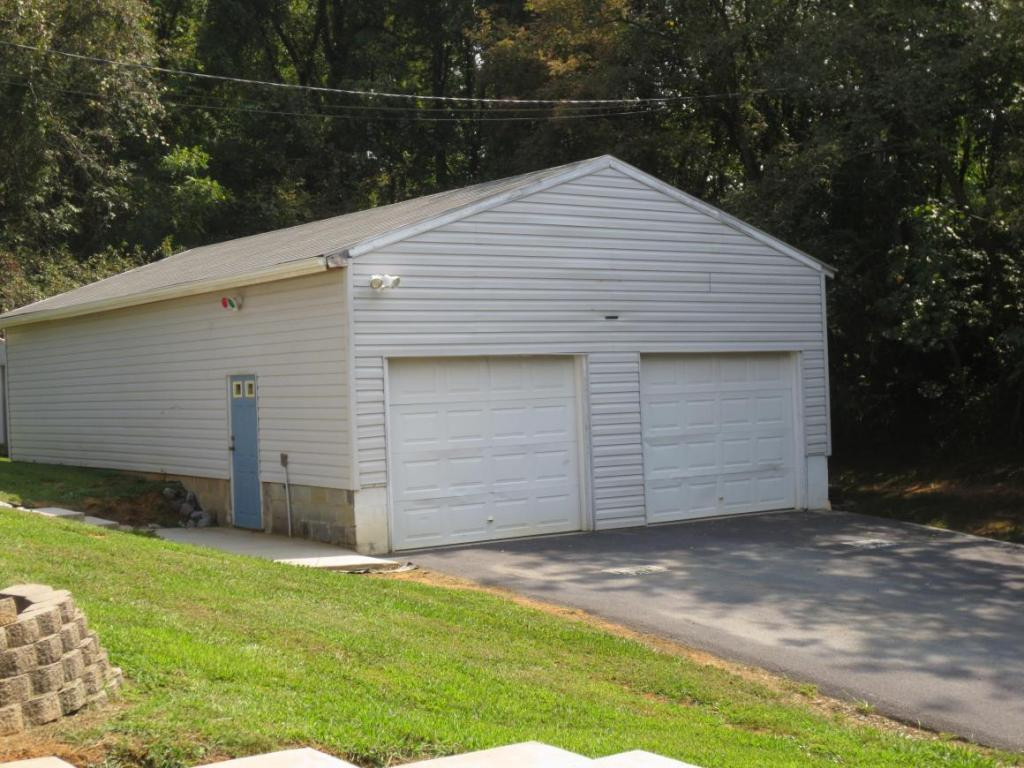 129 Valley Road Telford, TN 37690 - Photo 4 of 24 over sized garage