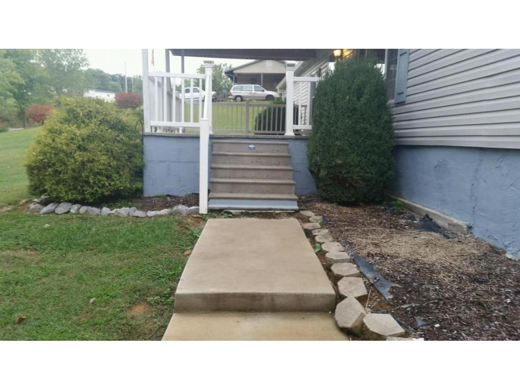 129 Valley Road Telford, TN 37690 - Photo 5 of 24 covered front porch