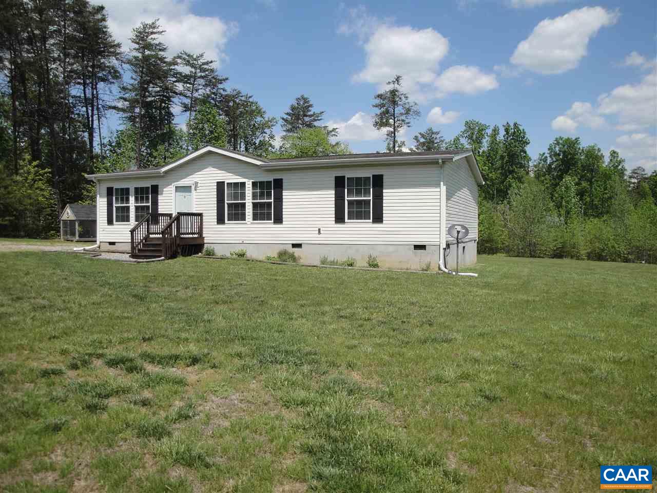 2748 Stage Coach Road Farmville, VA 23901 - Photo 4 of 42 a view of a house with a yard