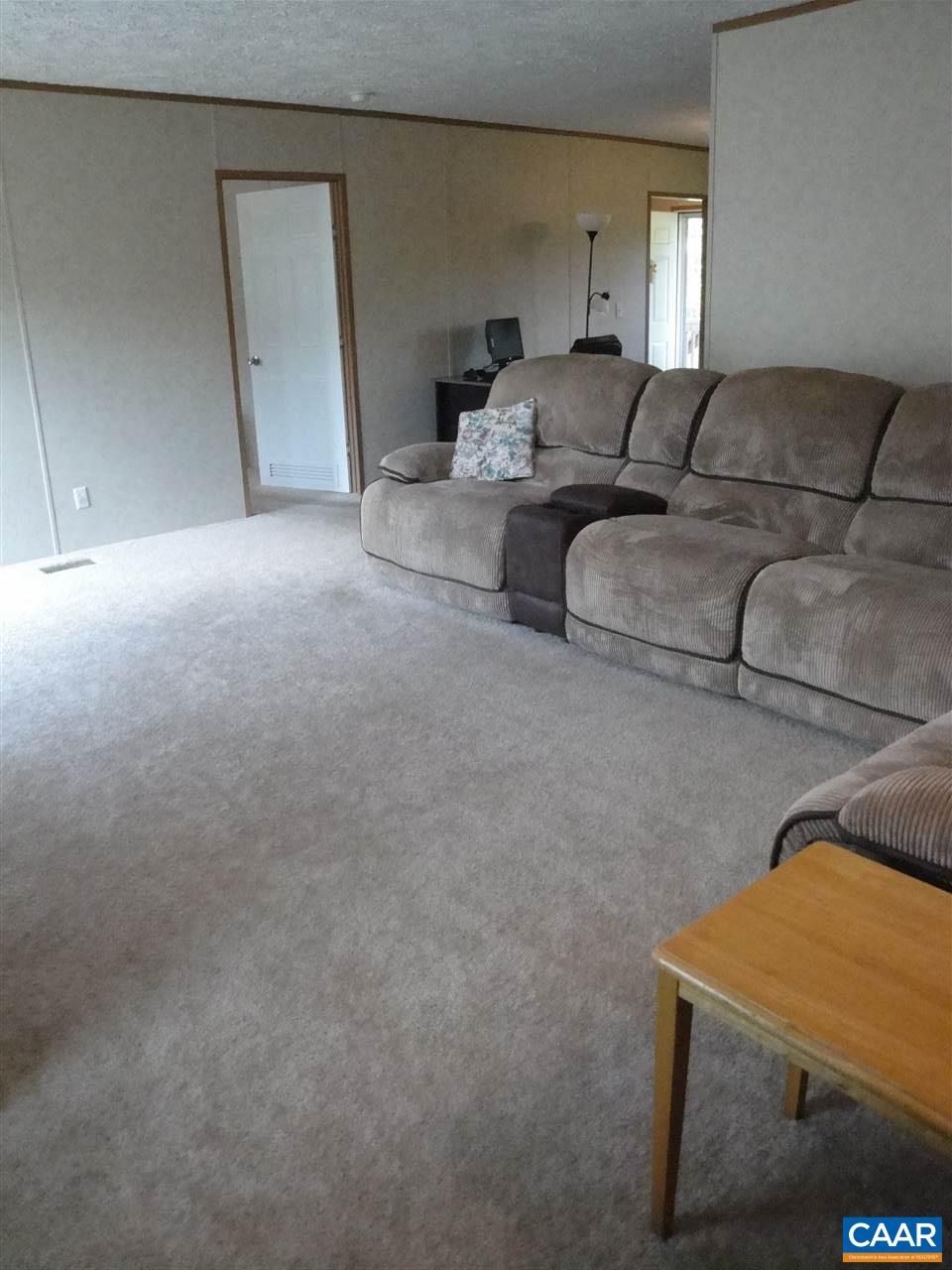 2748 Stage Coach Road Farmville, VA 23901 - Photo 8 of 42 a living room with furniture and a couch