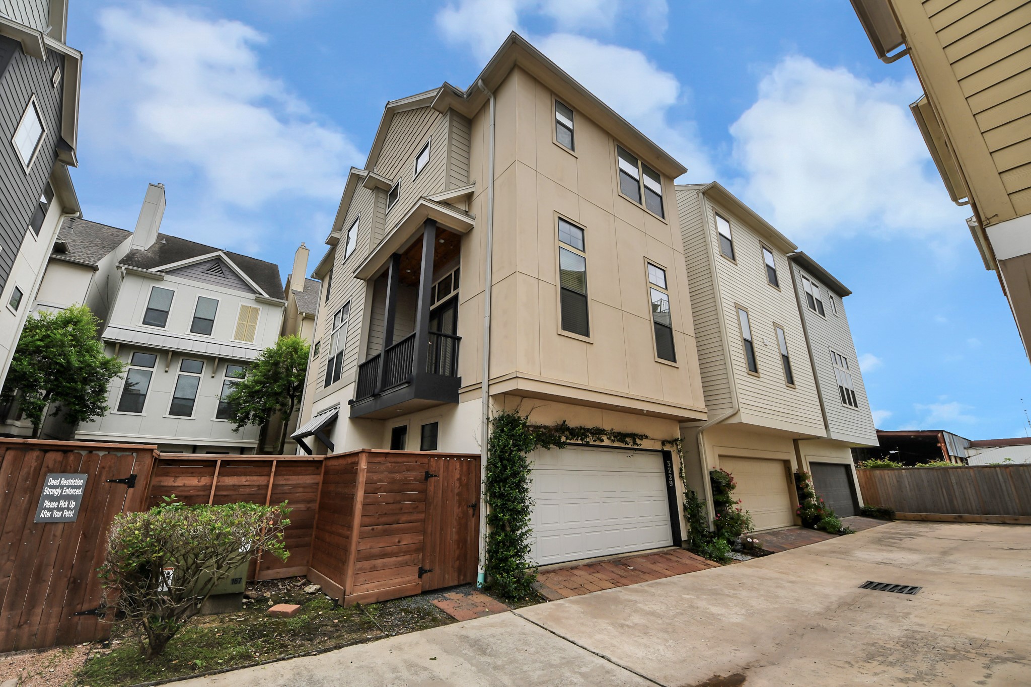 3229 Maxroy Street Houston, TX 77008 - Photo 5 of 43
