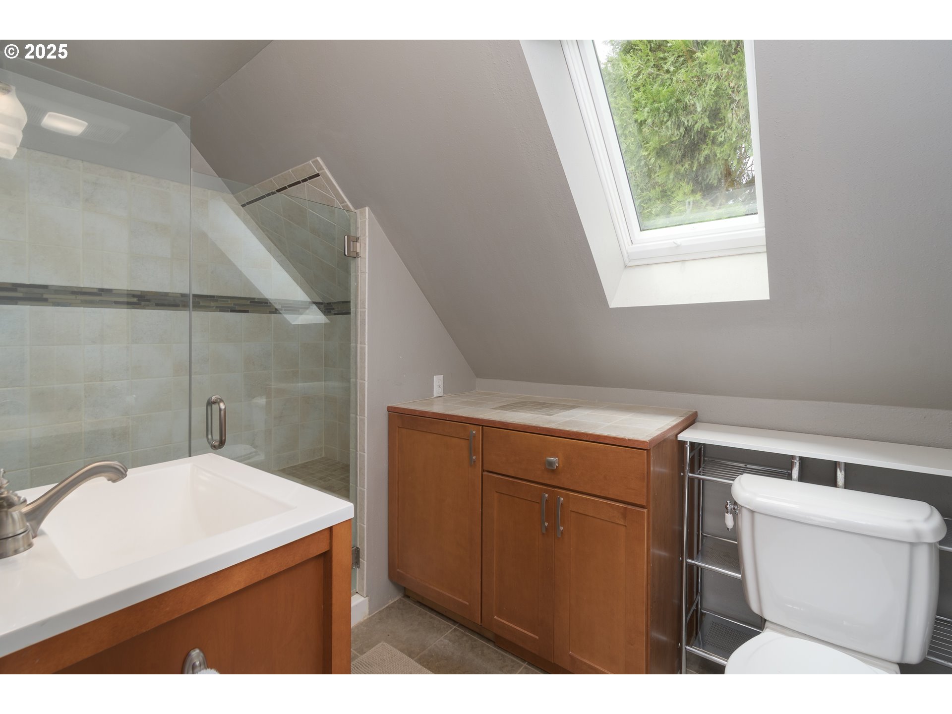 2108 Charnelton Street Eugene, OR 97405 - Photo 15 of 20 Bathroom
