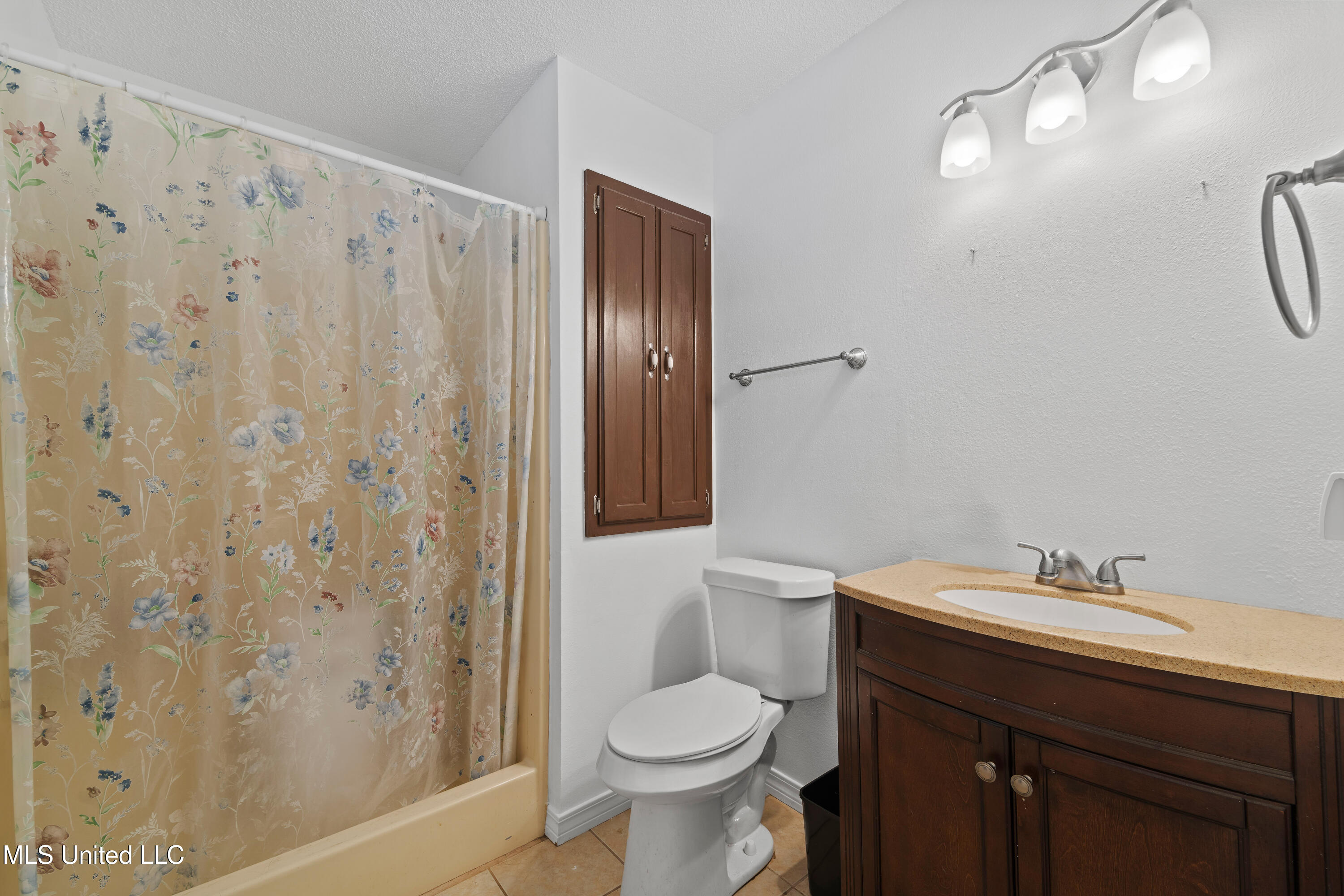 2513 Fairley Road Gautier, MS 39553 - Photo 16 of 28 Primary bath
