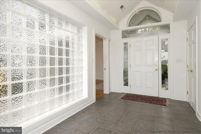 330 Severn Road Annapolis, MD 21401 - Photo 22 of 30 Interior (General)