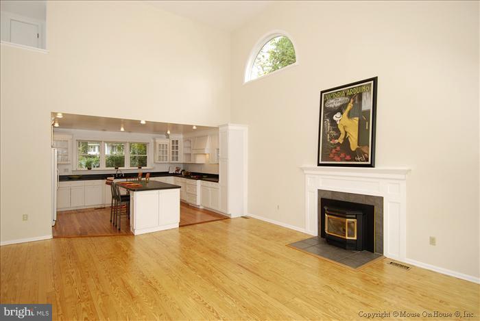 330 Severn Road Annapolis, MD 21401 - Photo 4 of 30 Family Room