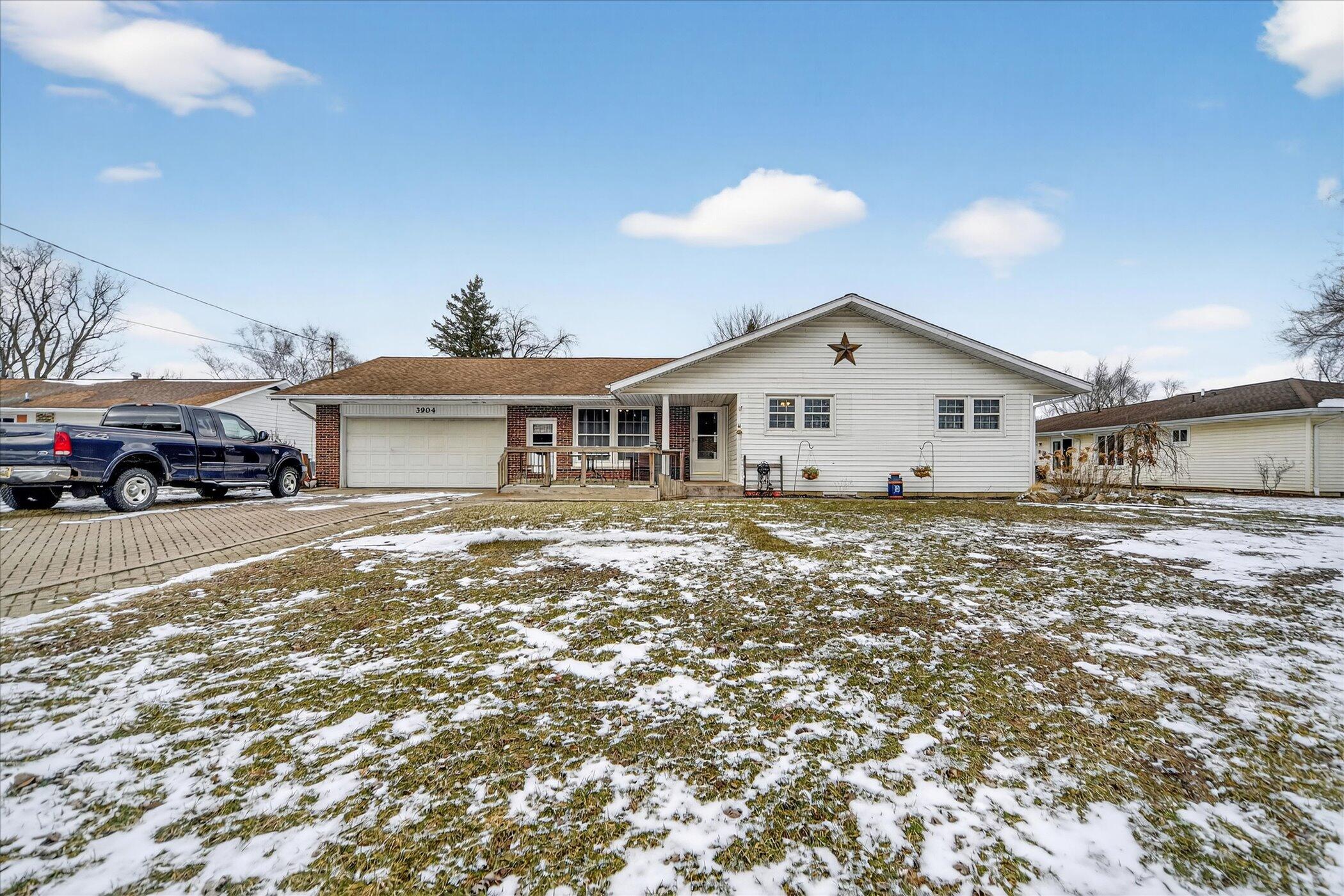 3904 Memory Lane Jackson, MI 49201 - Photo 2 of 33 03-3-3904-Memory-Ln-Jackson-MI-49201-Win