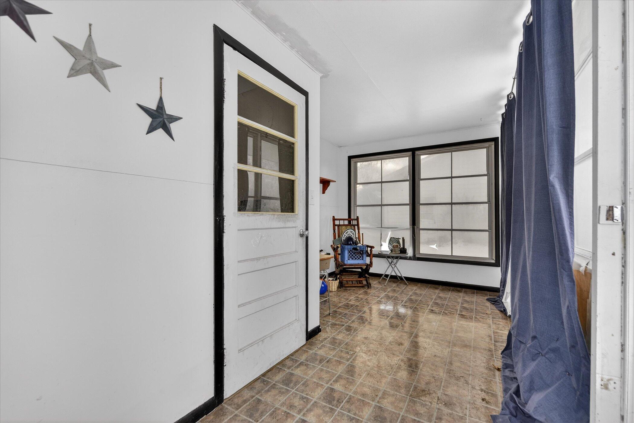 3904 Memory Lane Jackson, MI 49201 - Photo 23 of 33 25-3904-Memory-Ln-Jackson-MI-49201-Windo