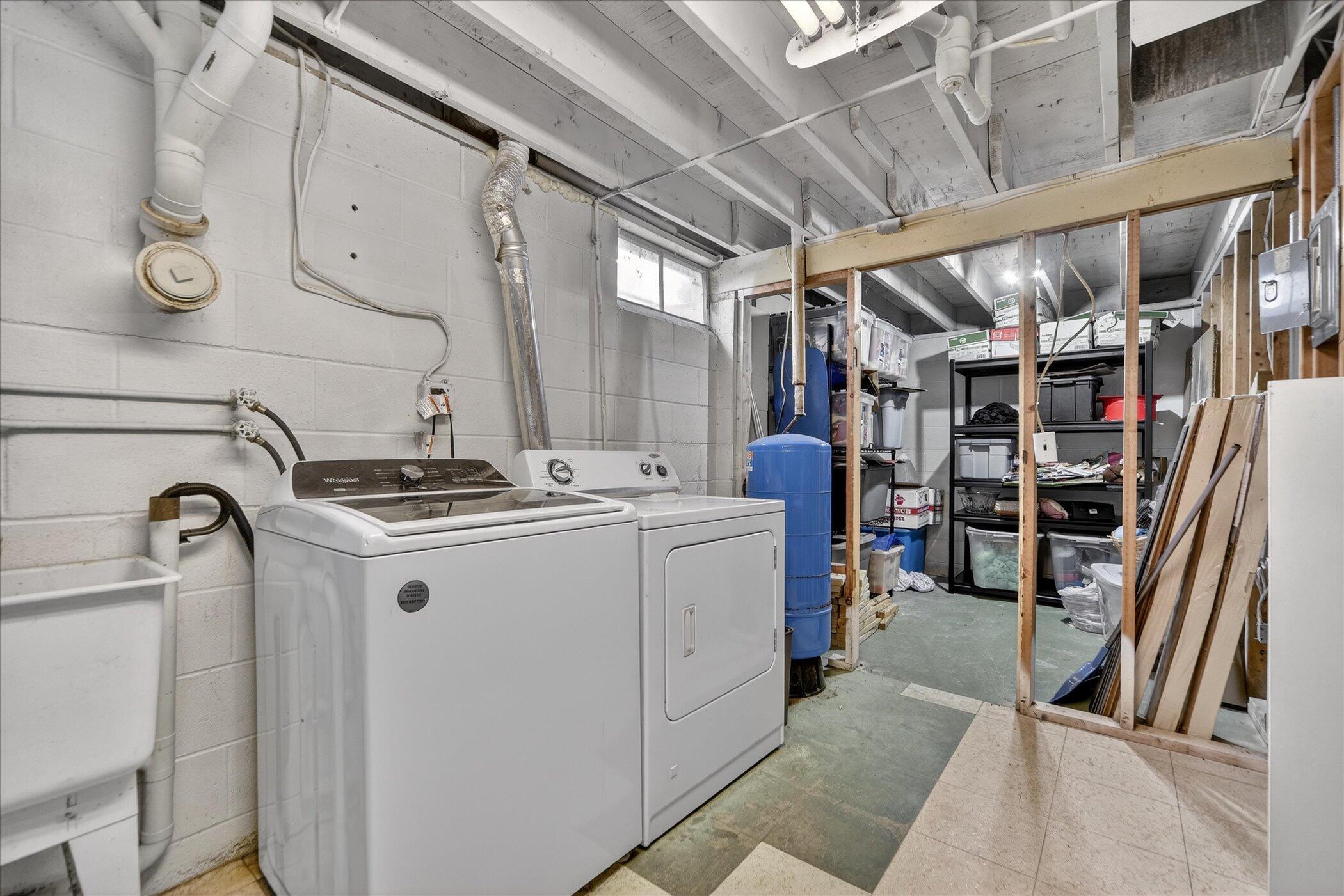 3904 Memory Lane Jackson, MI 49201 - Photo 28 of 33 30-3904-Memory-Ln-Jackson-MI-49201-Windo