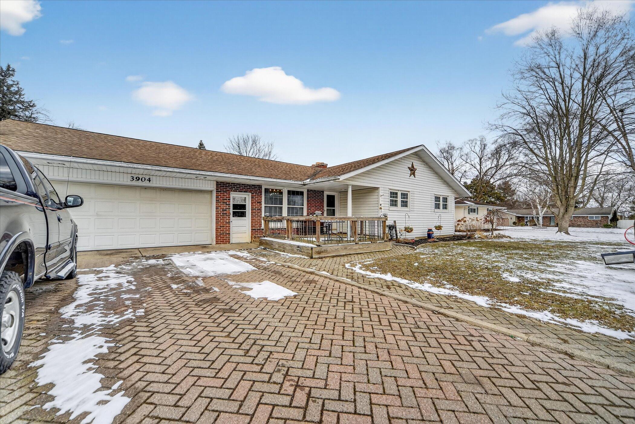 3904 Memory Lane Jackson, MI 49201 - Photo 4 of 33 02-3904-Memory-Ln-Jackson-MI-49201-Windo