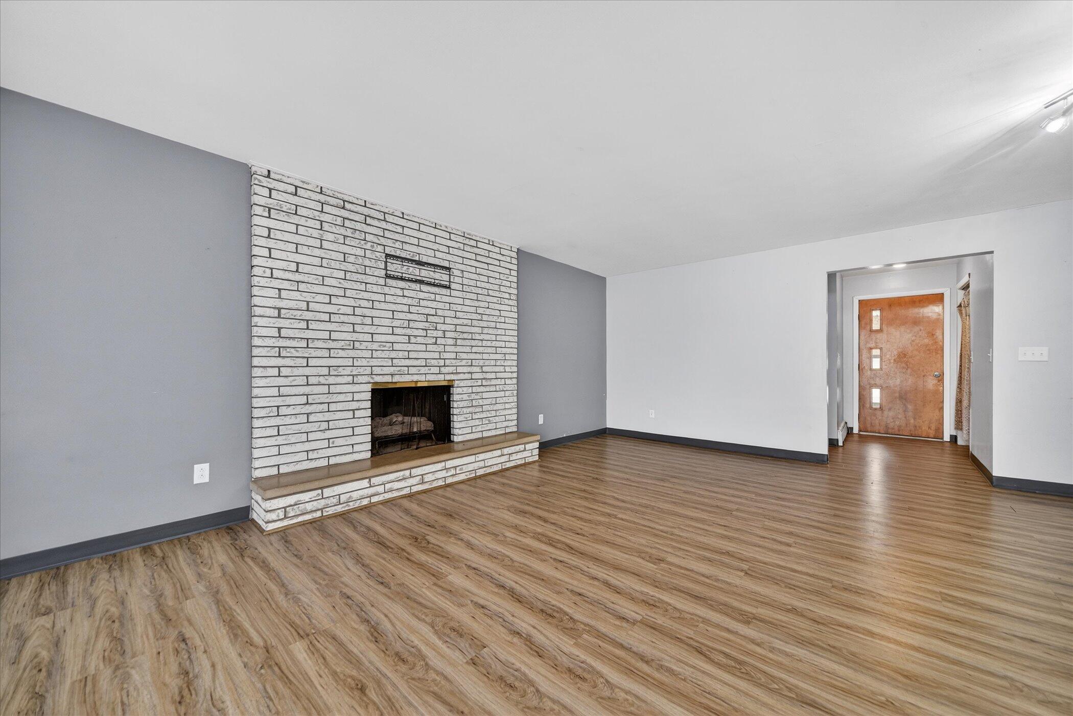 3904 Memory Lane Jackson, MI 49201 - Photo 7 of 33 10-3904-Memory-Ln-Jackson-MI-49201-Windo