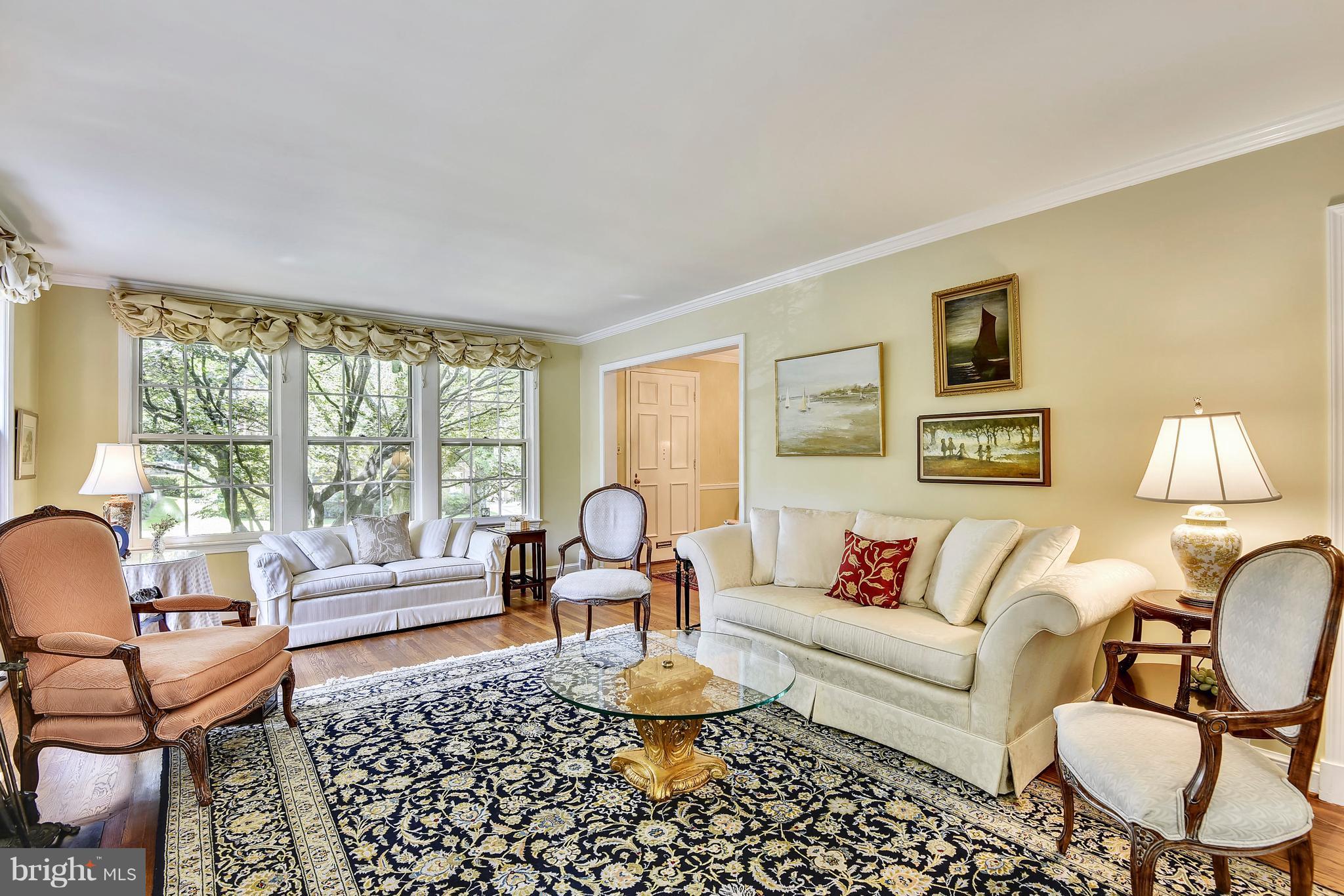 5615 Lamar Road Bethesda, MD 20816 - Photo 5 of 23 Living Room