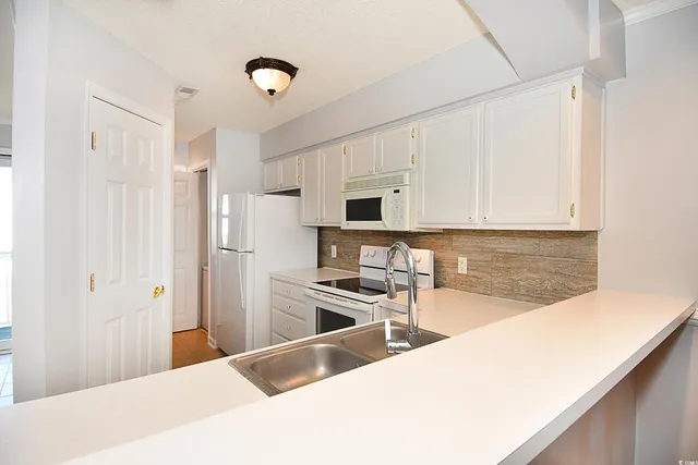 $249,900 | 4622 Greenbriar Drive, Unit G7, Little River, SC 29566