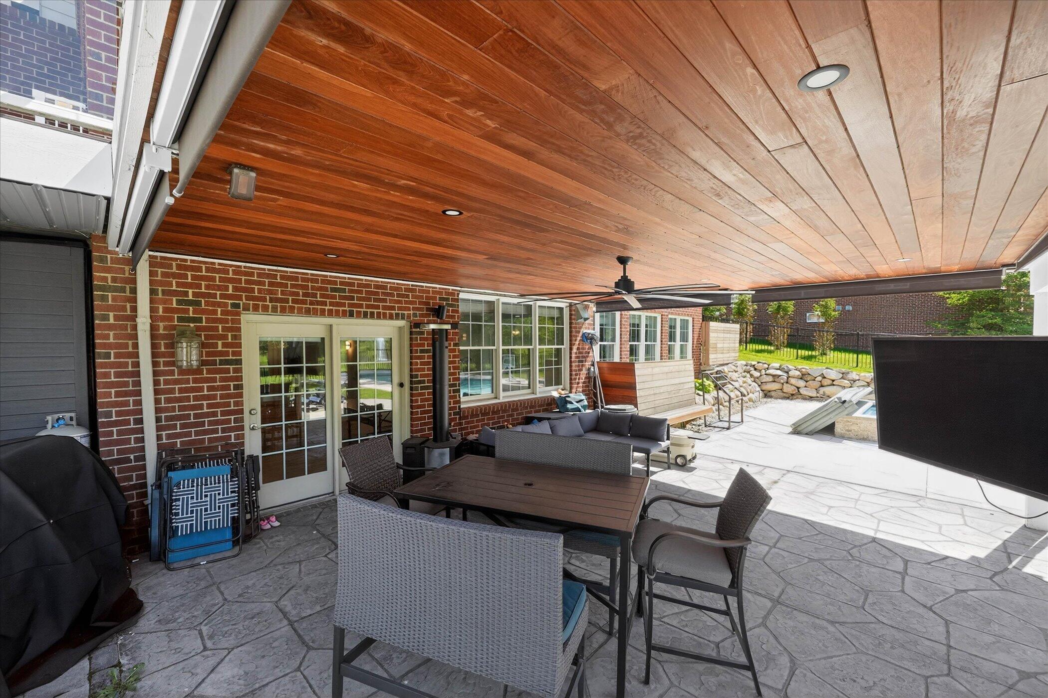 2931 Walnut Ridge Drive Ann Arbor, MI 48103 - Photo 62 of 102 073-2931-Walnut-Ridge-Dr-WindowStill-Pho